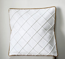 Load image into Gallery viewer, THE CHIC MINIMALIST MEDIUM SQUARE