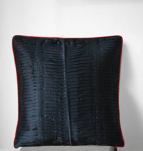 Load image into Gallery viewer, PLEAT IT ! BEAT IT ! MEDIUM