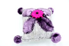 Load image into Gallery viewer, FLOWER PINCUSHION 2
